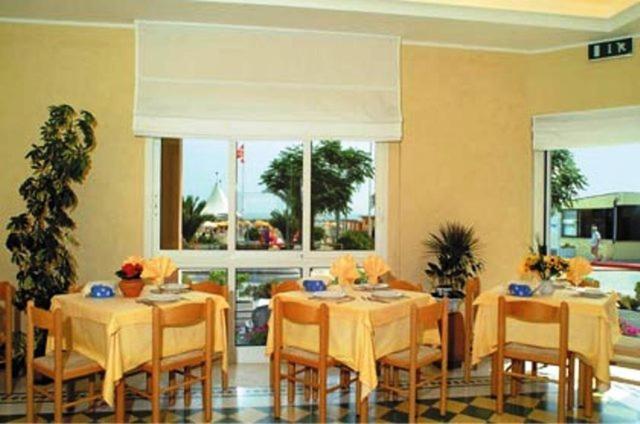 Albergo Villa Mauri Rimini Bagian luar foto