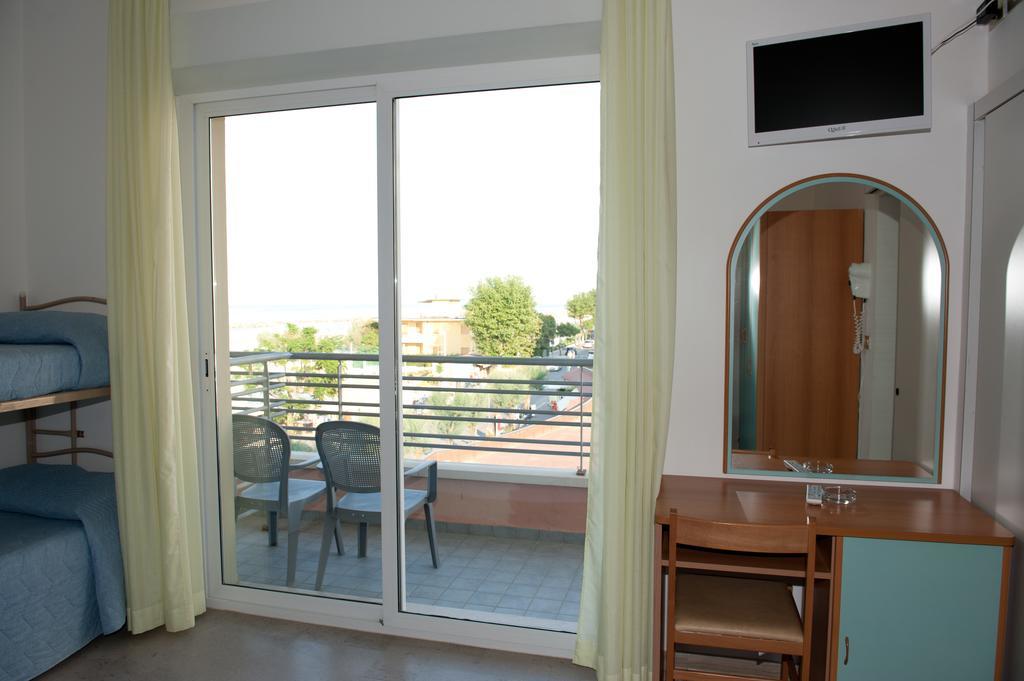 Albergo Villa Mauri Rimini Bagian luar foto