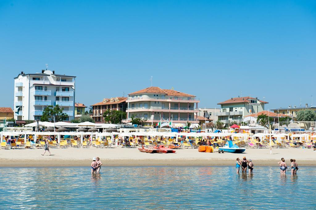 Albergo Villa Mauri Rimini Bagian luar foto