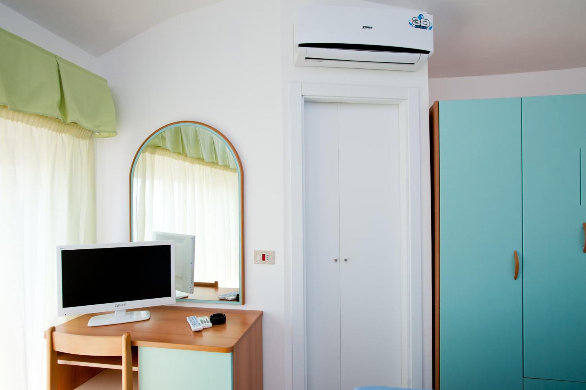 Albergo Villa Mauri Rimini Bagian luar foto