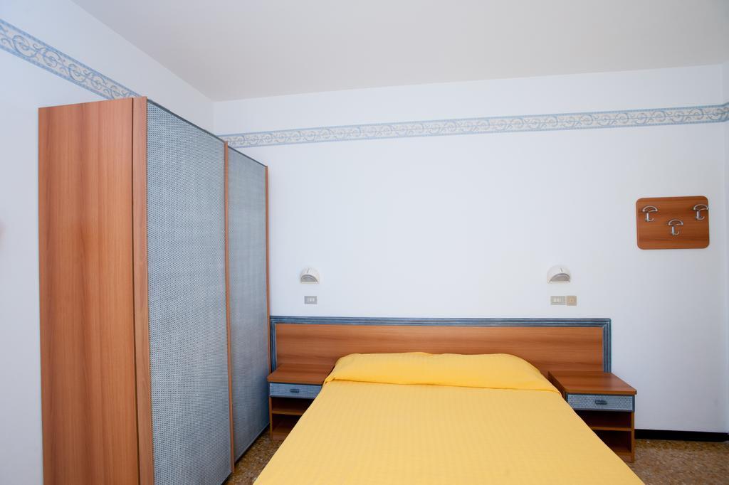 Albergo Villa Mauri Rimini Bagian luar foto